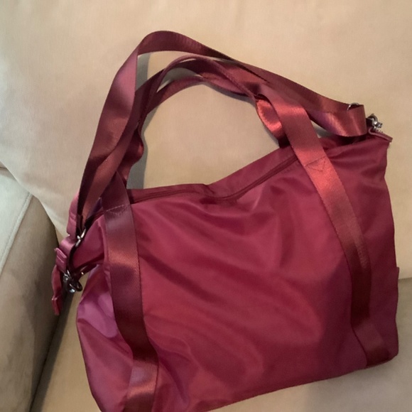 2 Roots Carry All Bags - Picture 9 of 9